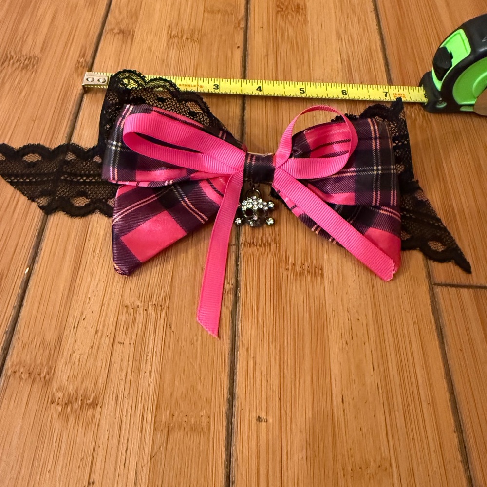 Punk skull themed black and pink tartan lace hair bow #punk #skull #pink #grunge